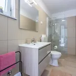 Three Bedroom With Swiming Pool Villa *
