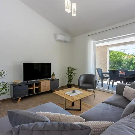 Βίλα Three Bedroom With Swiming Pool *