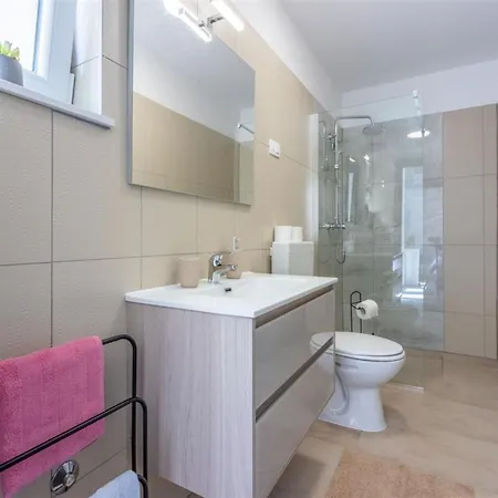 Three Bedroom With Swiming Pool Vila *