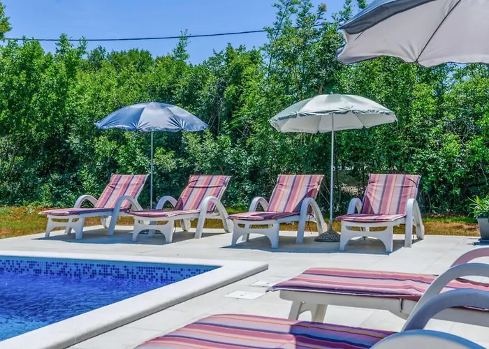 Three Bedroom With Swiming Pool Βίλα