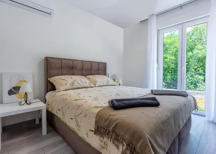 Three Bedroom With Swiming Pool