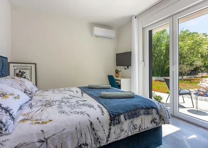 Three Bedroom With Swiming Pool * Raša