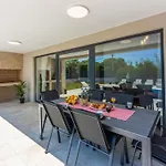 Three Bedroom With Swiming Pool فيلة Raša