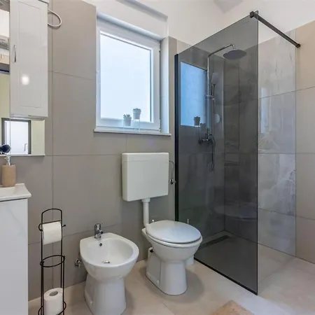 Three Bedroom With Swiming Pool