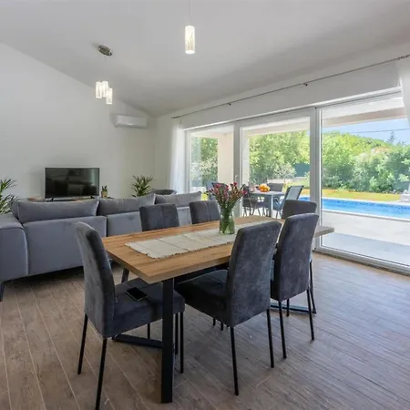 Three Bedroom With Swiming Pool * Raša