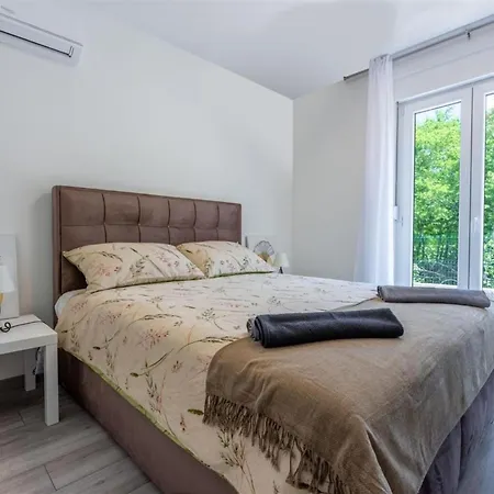 Three Bedroom With Swiming Pool