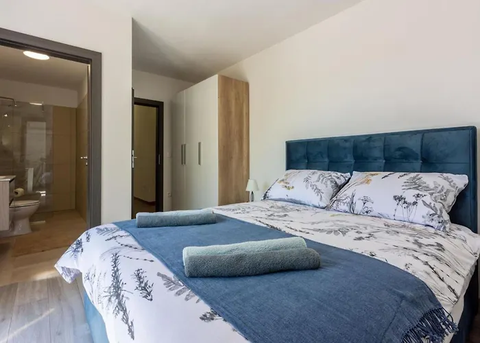 Three Bedroom With Swiming Pool Villa