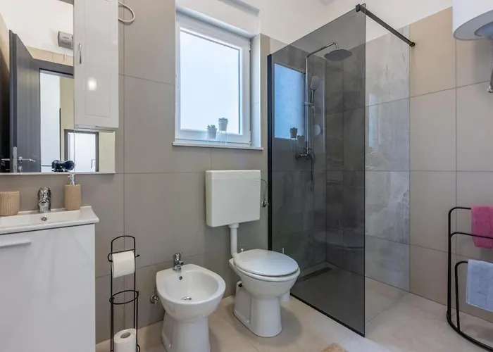 Three Bedroom With Swiming Pool