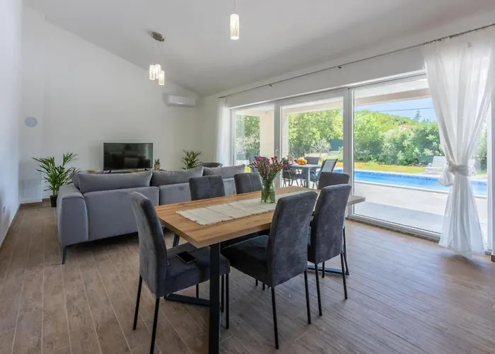 Three Bedroom With Swiming Pool * Raša