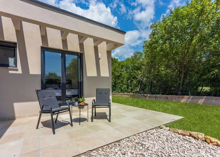 Three Bedroom With Swiming Pool * Raša